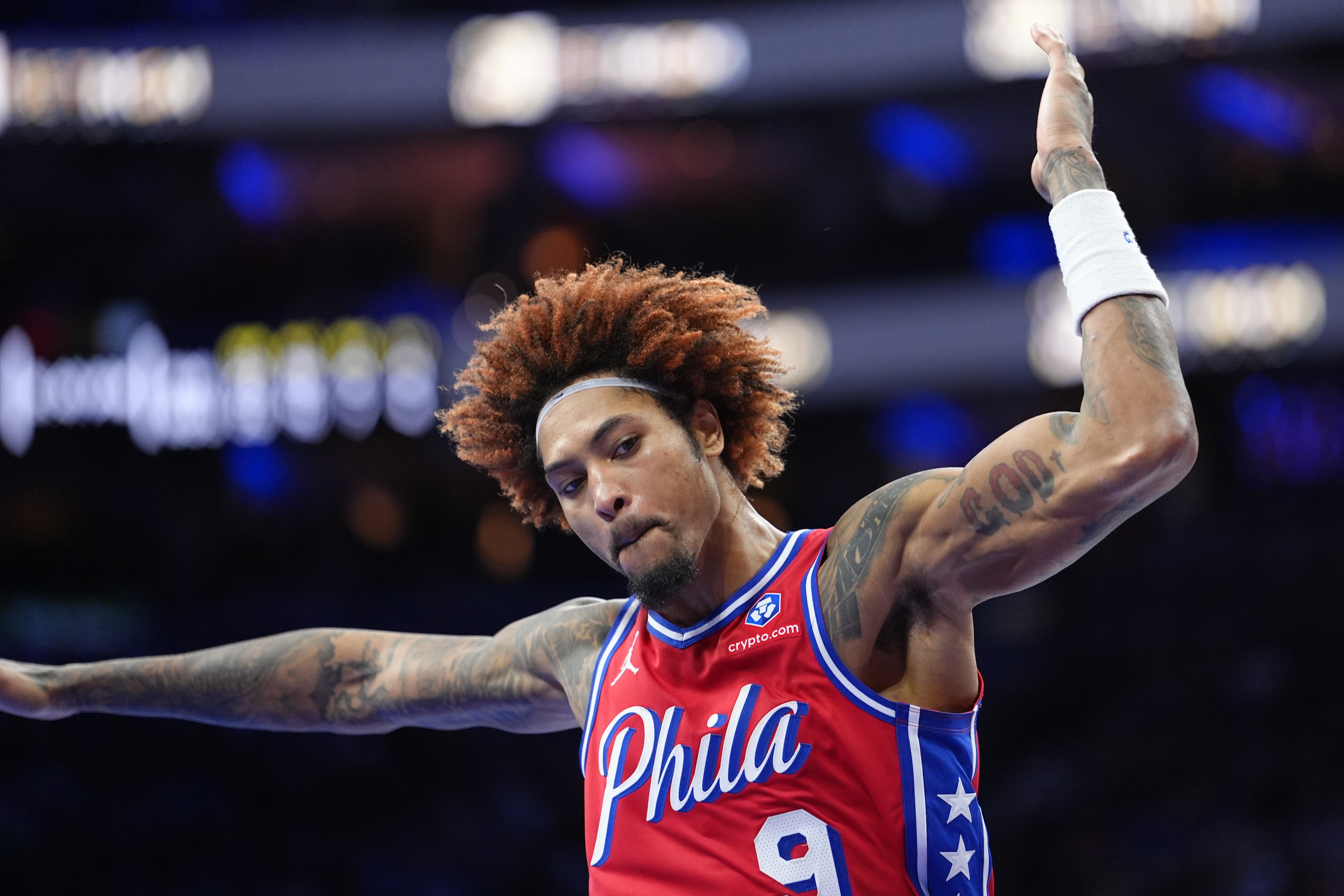 开云体育官方入口-活力十足!乌布雷战旧主砍下21分4板 输球但正负值+13全场最高